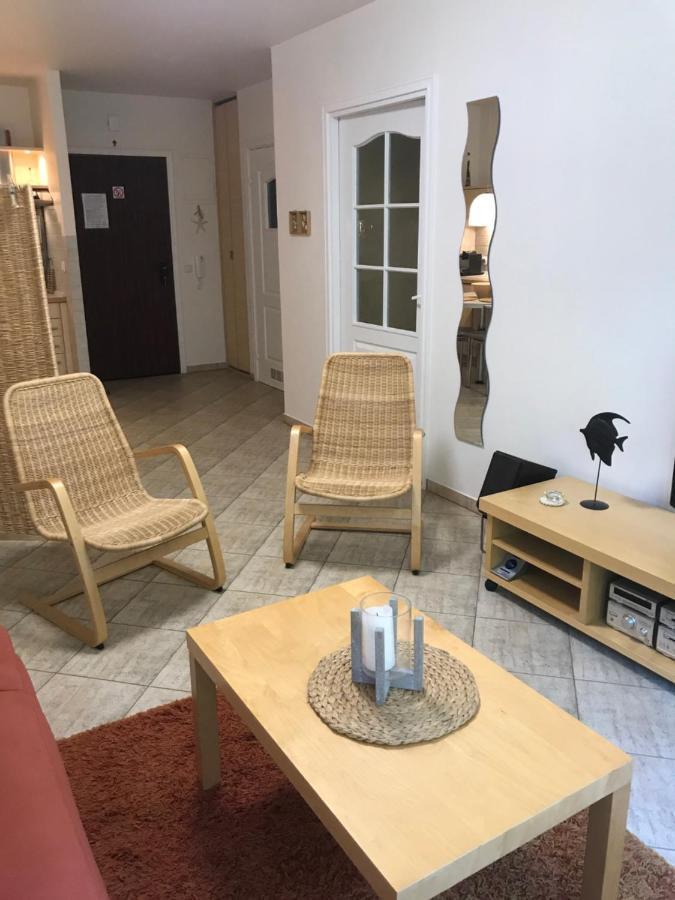 Apartament Bursztyn Apartment Kolobrzeg Bagian luar foto