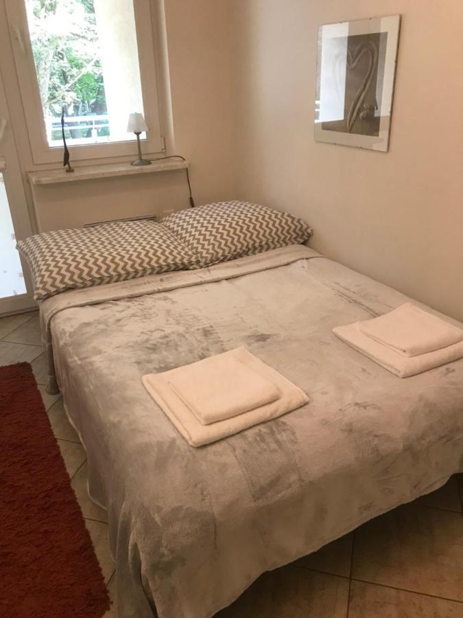 Apartament Bursztyn Apartment Kolobrzeg Bagian luar foto