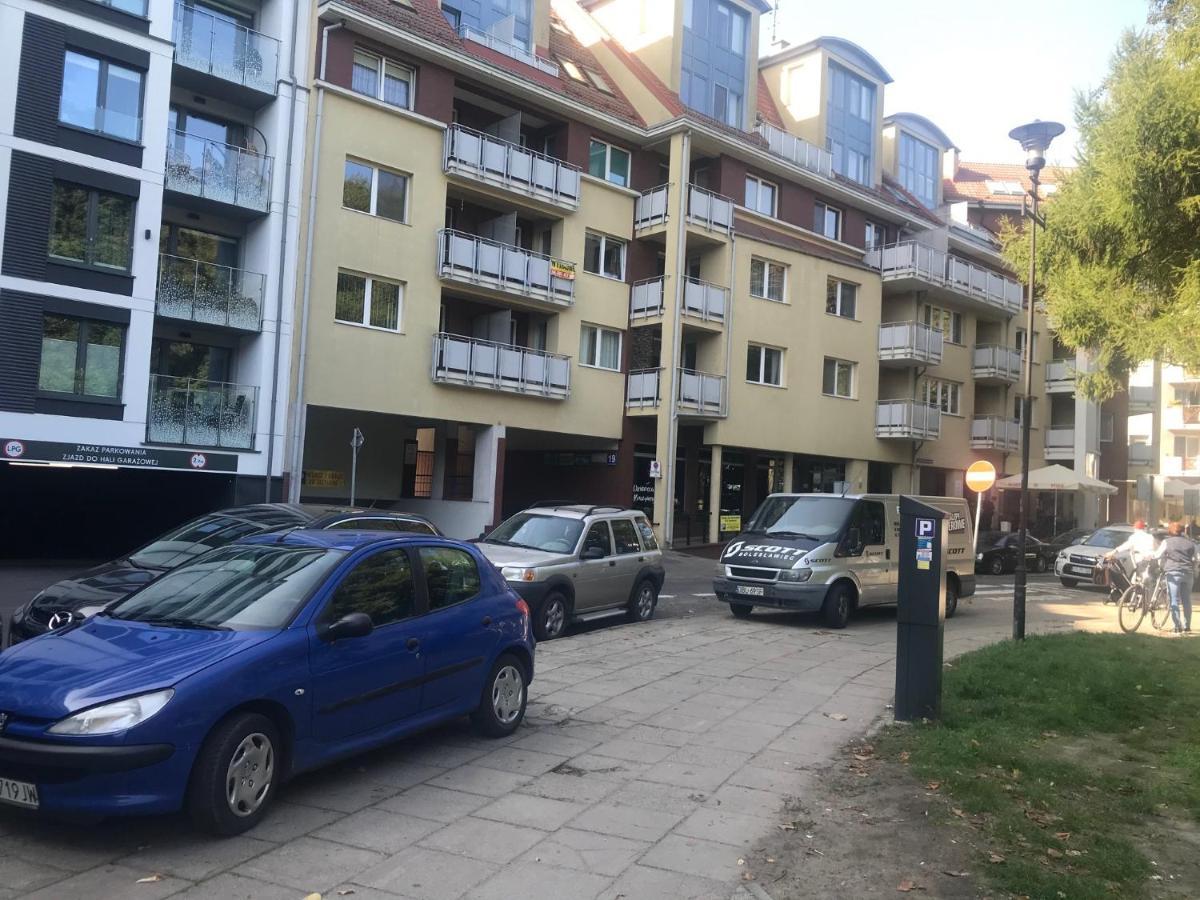 Apartament Bursztyn Apartment Kolobrzeg Bagian luar foto